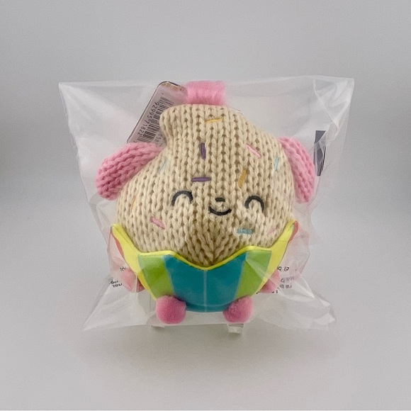 Cuppy Puppy Ami Amis 4 in Crocheted Plush Wave 2 Common - Picture 2 of 2